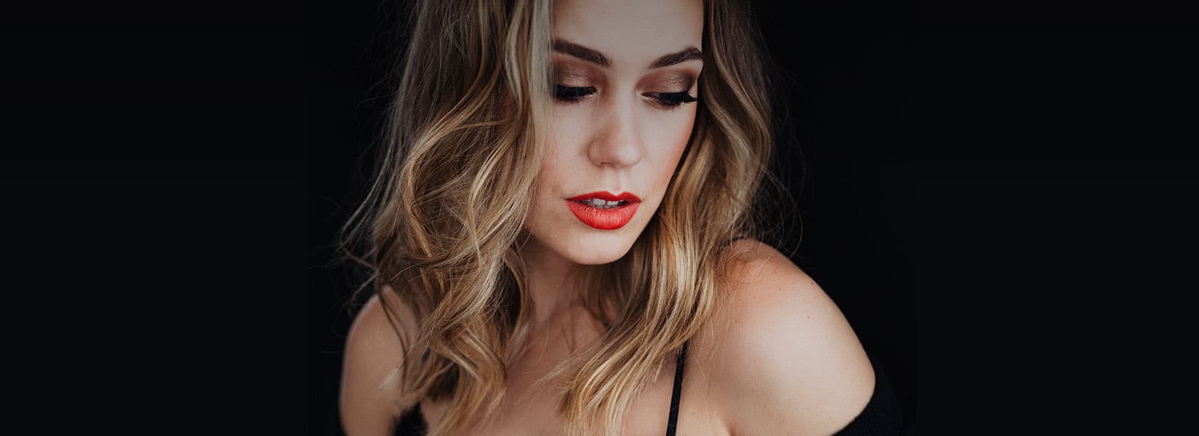 Professionelles Abend-Make-up von Visagistin geschminkt